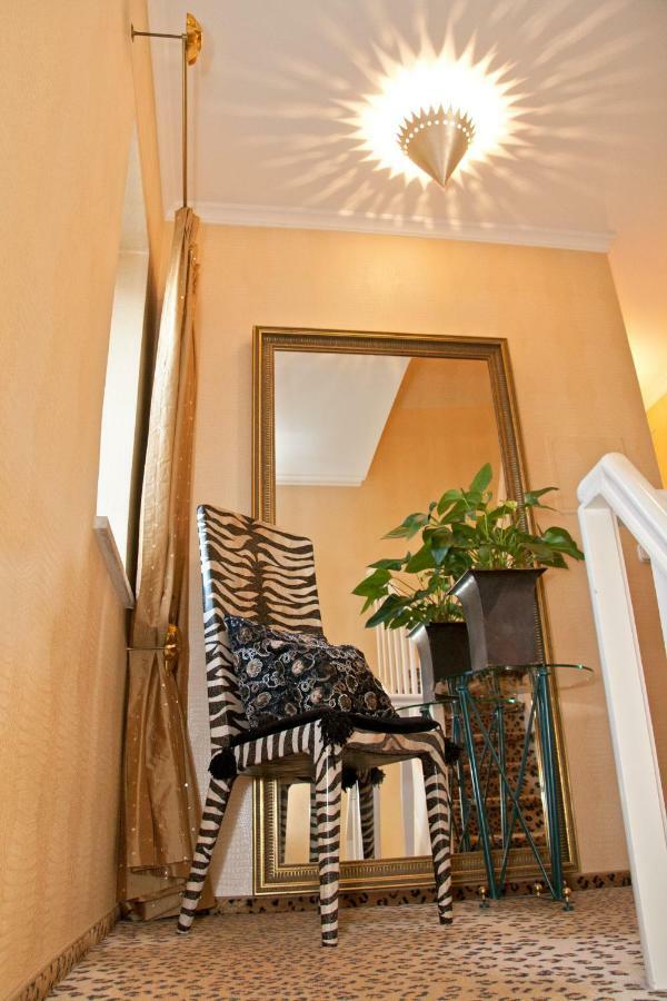 Lion Homestay Мюнхен Екстериор снимка